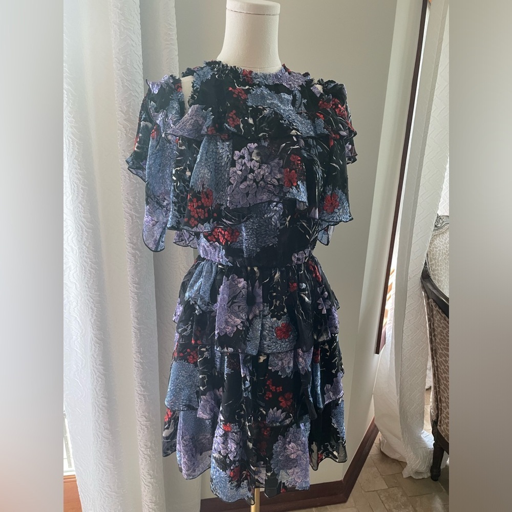Alice + Olivia Nichola Drop Shoulder Flounce Tiered Dress Floral EUC 6 - Picture 4 of 14